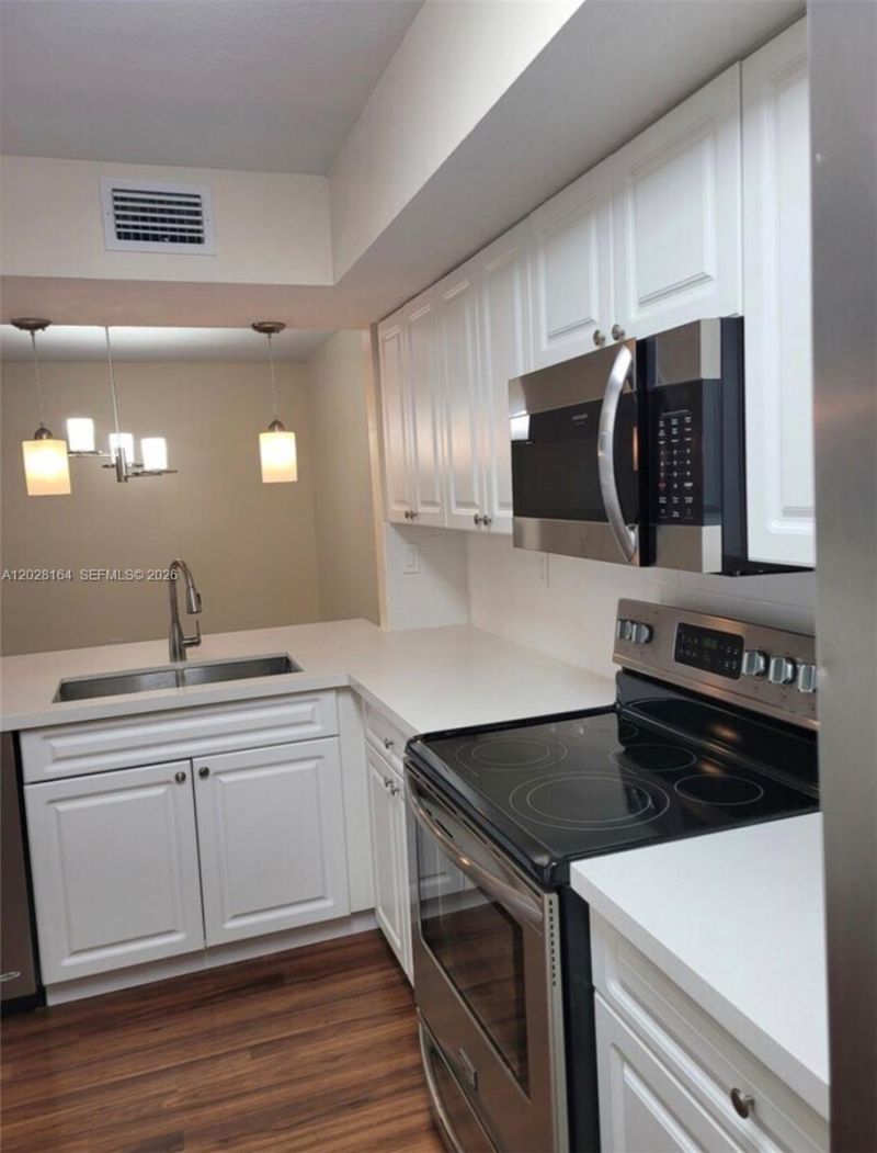 8580 SW 212th St , Unit 303, Cutler Bay, FL 33189 Photo