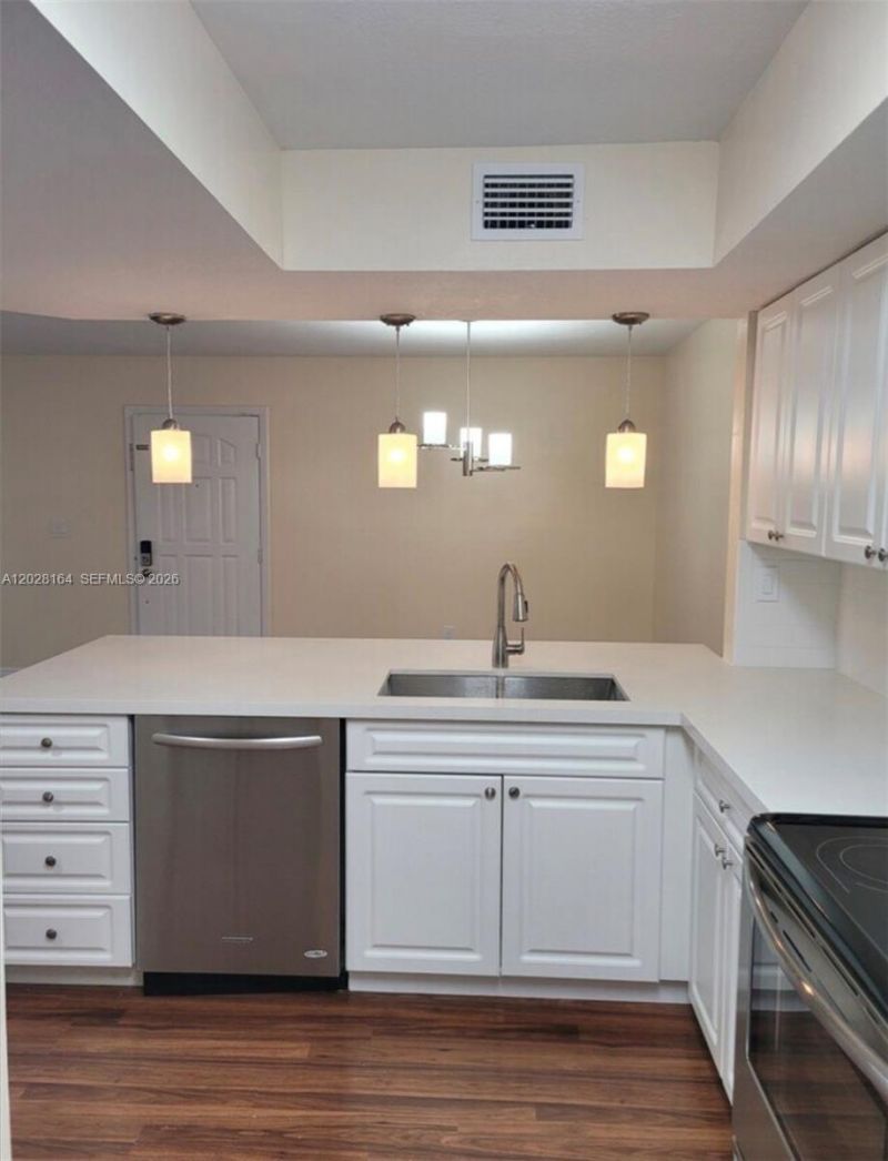 8580 SW 212th St , Unit 303, Cutler Bay, FL 33189 Photo