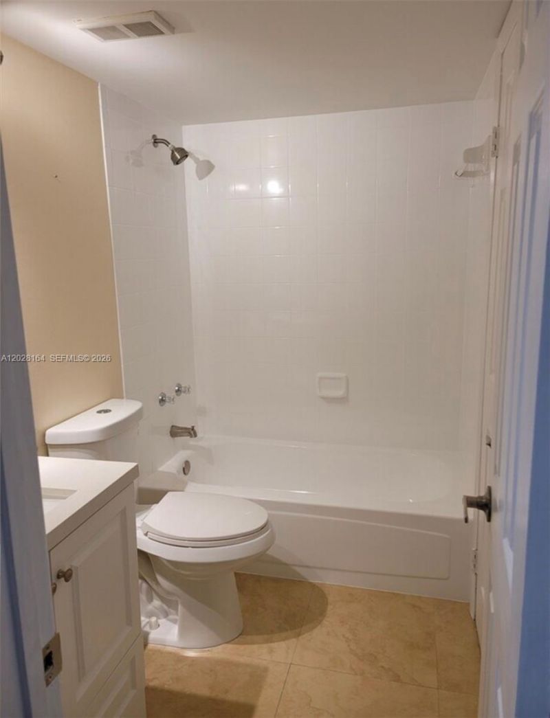 8580 SW 212th St , Unit 303, Cutler Bay, FL 33189 Photo