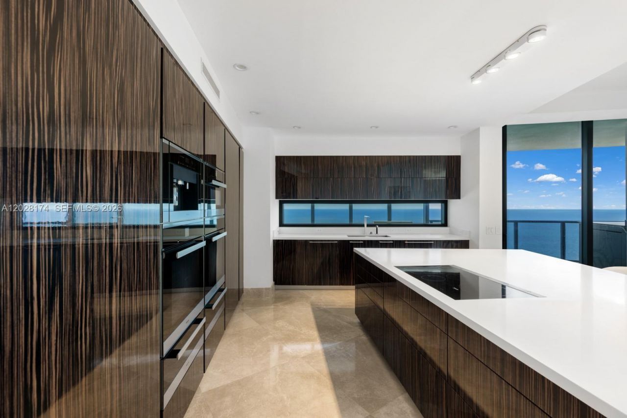18555 Collins Ave , Unit 5105, Sunny Isles Beach, FL 33160 Photo