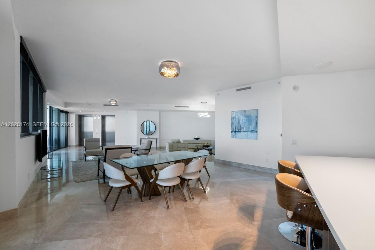 18555 Collins Ave , Unit 5105, Sunny Isles Beach, FL 33160 Photo