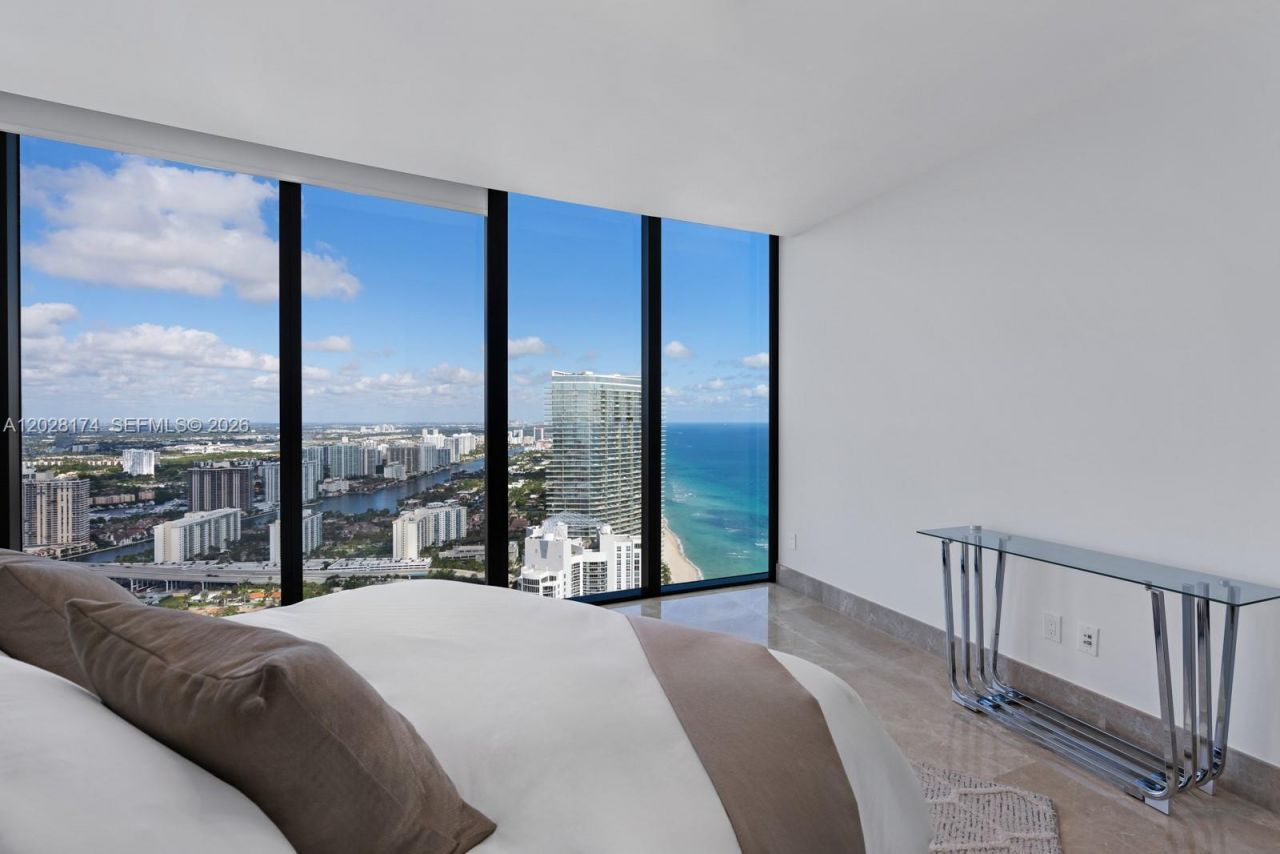 18555 Collins Ave , Unit 5105, Sunny Isles Beach, FL 33160 Photo