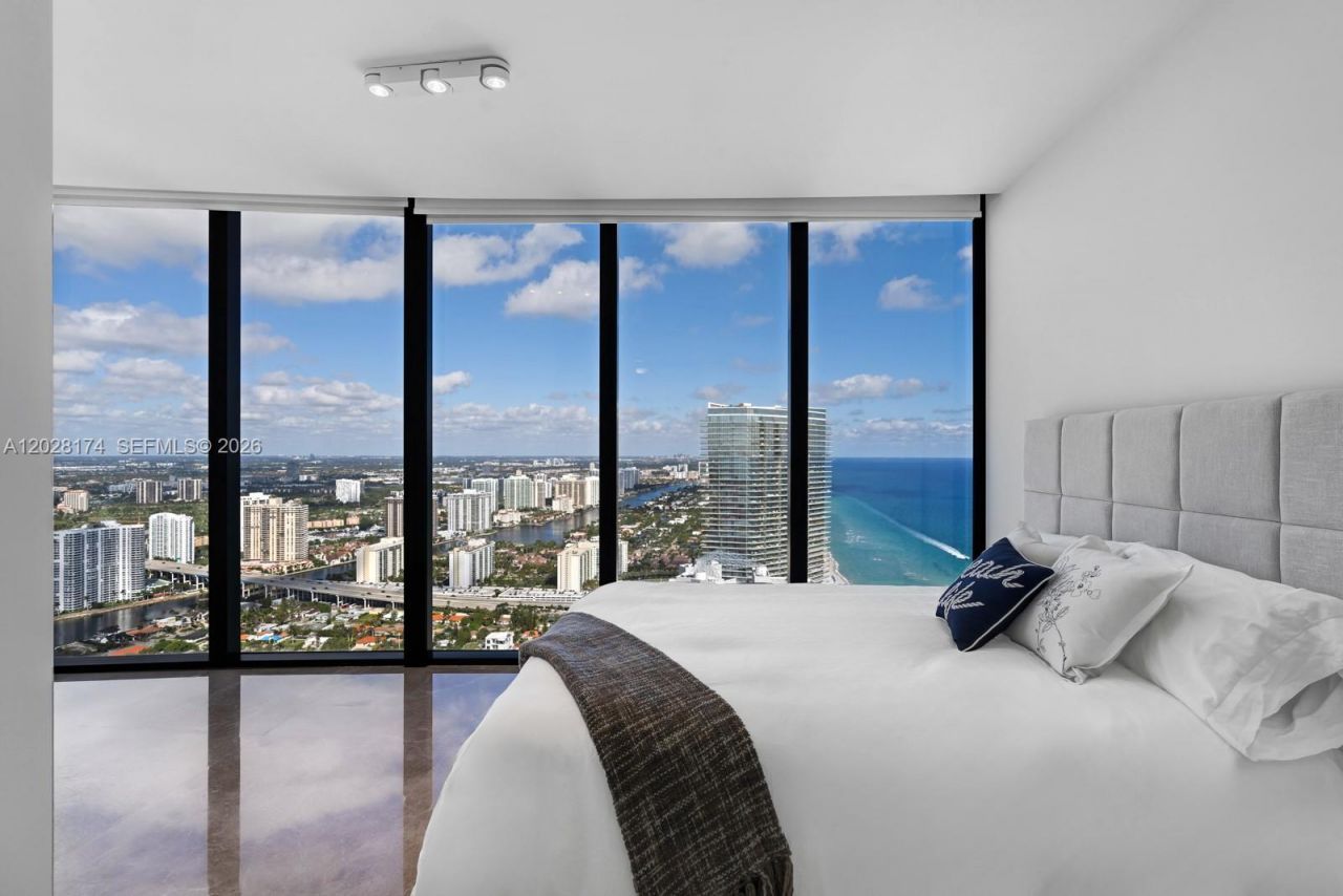 18555 Collins Ave , Unit 5105, Sunny Isles Beach, FL 33160 Photo