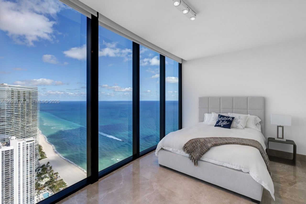 18555 Collins Ave , Unit 5105, Sunny Isles Beach, FL 33160 Photo