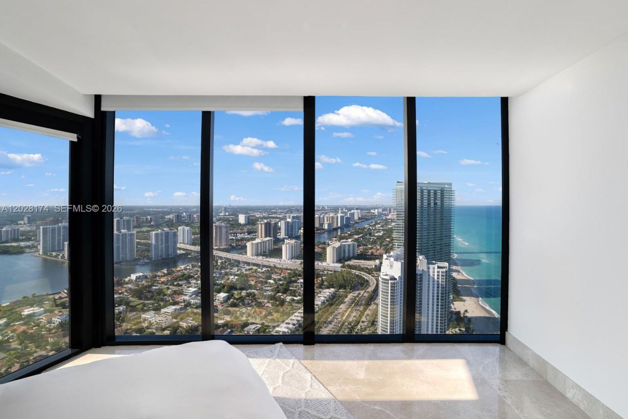 18555 Collins Ave , Unit 5105, Sunny Isles Beach, FL 33160 Photo