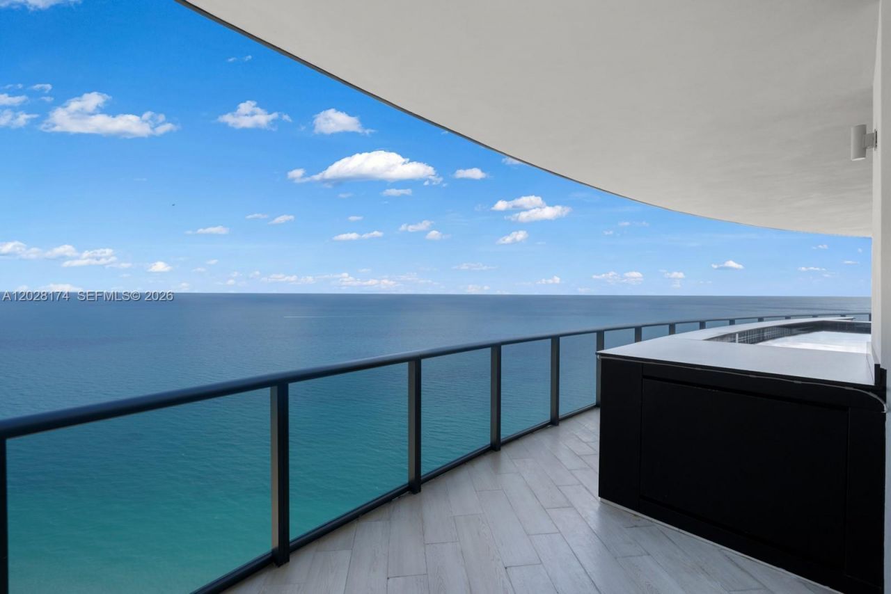 18555 Collins Ave , Unit 5105, Sunny Isles Beach, FL 33160 Photo
