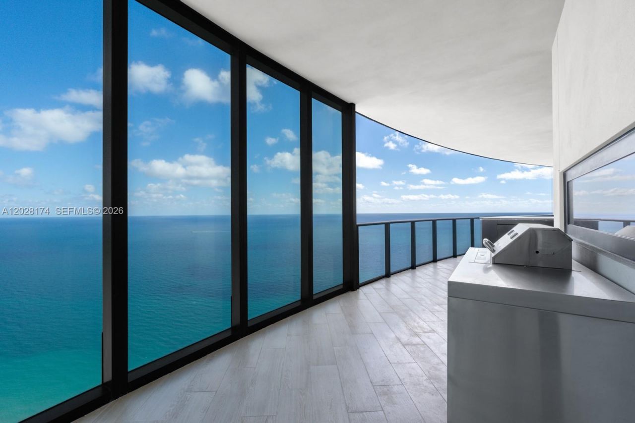 18555 Collins Ave , Unit 5105, Sunny Isles Beach, FL 33160 Photo