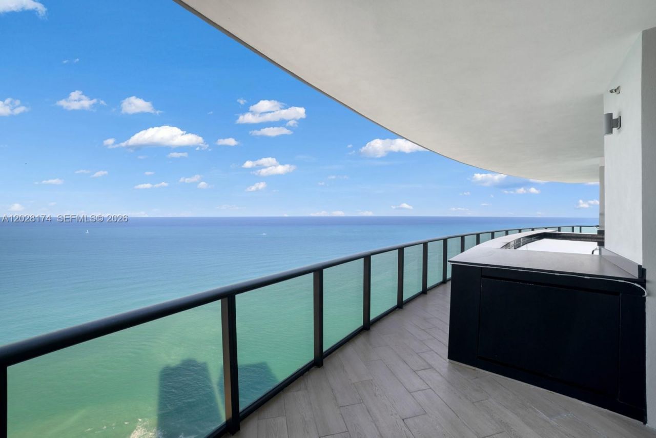 18555 Collins Ave , Unit 5105, Sunny Isles Beach, FL 33160 Photo