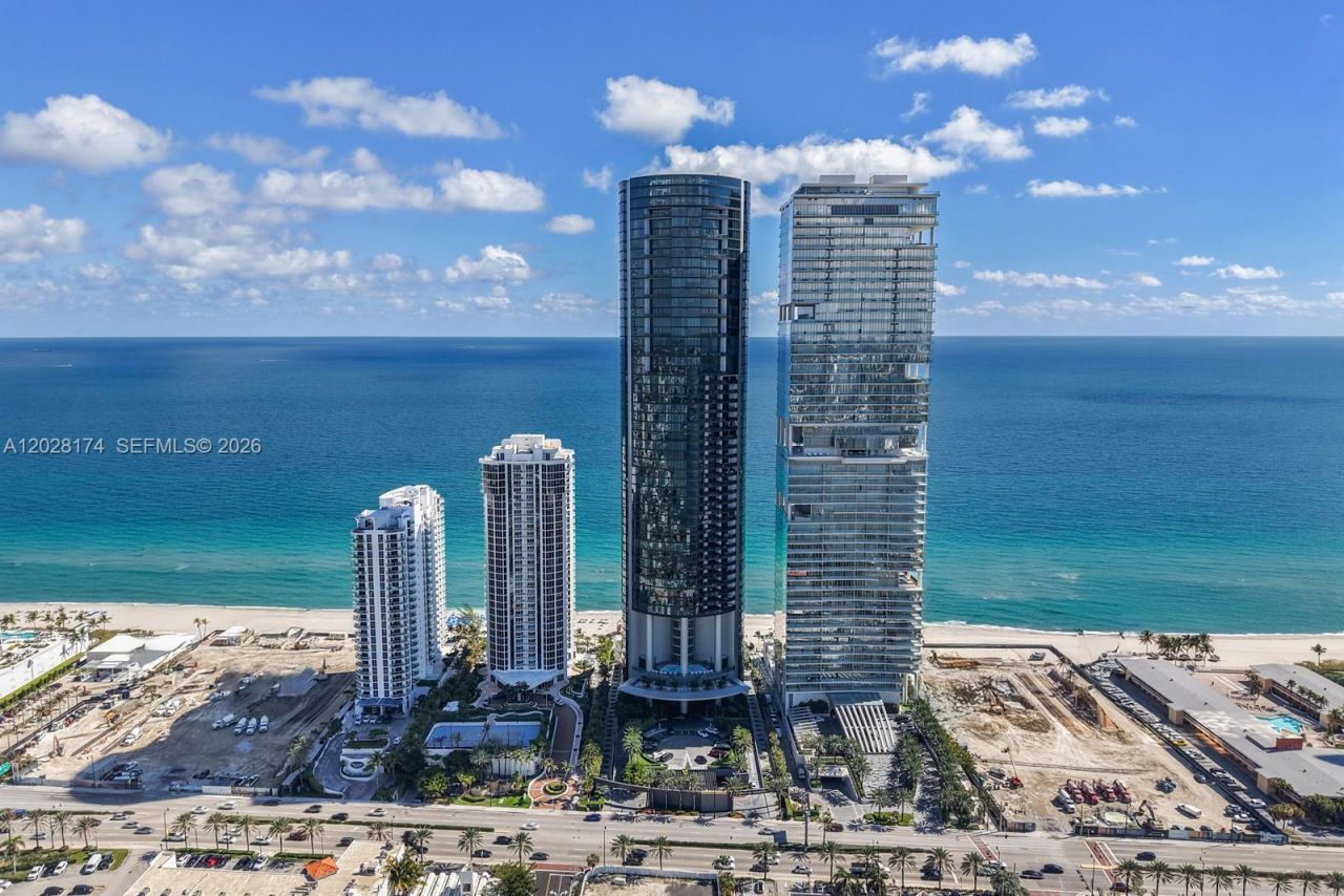 18555 Collins Ave , Unit 5105, Sunny Isles Beach, FL 33160 Photo