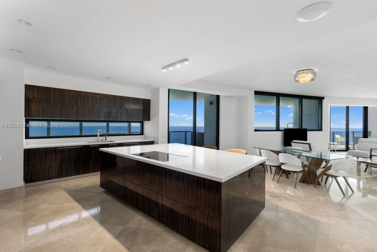 18555 Collins Ave , Unit 5105, Sunny Isles Beach, FL 33160 Photo