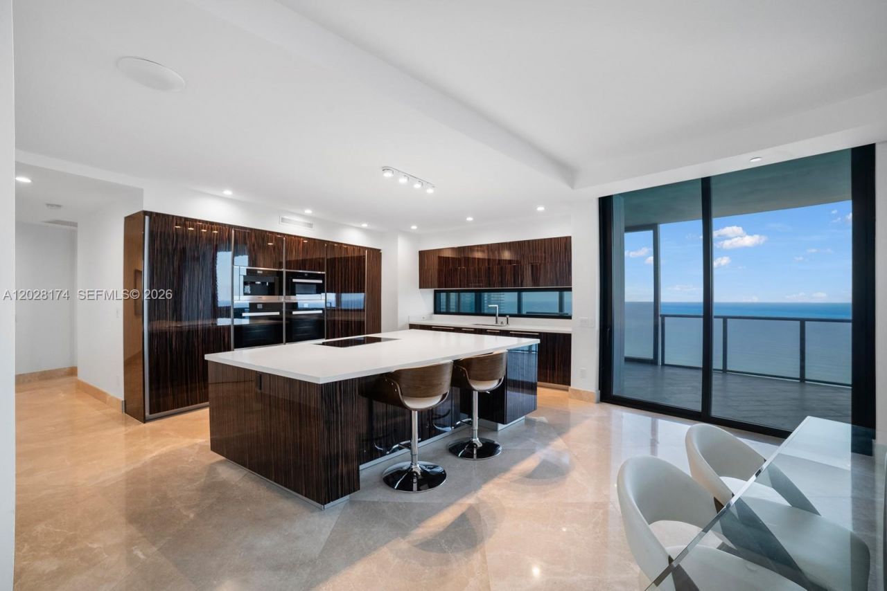 18555 Collins Ave , Unit 5105, Sunny Isles Beach, FL 33160 Photo
