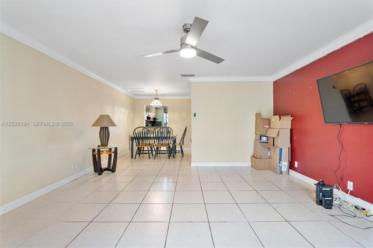 9942 NW 10th St , Unit 7, Pembroke Pines, FL 33024 Photo