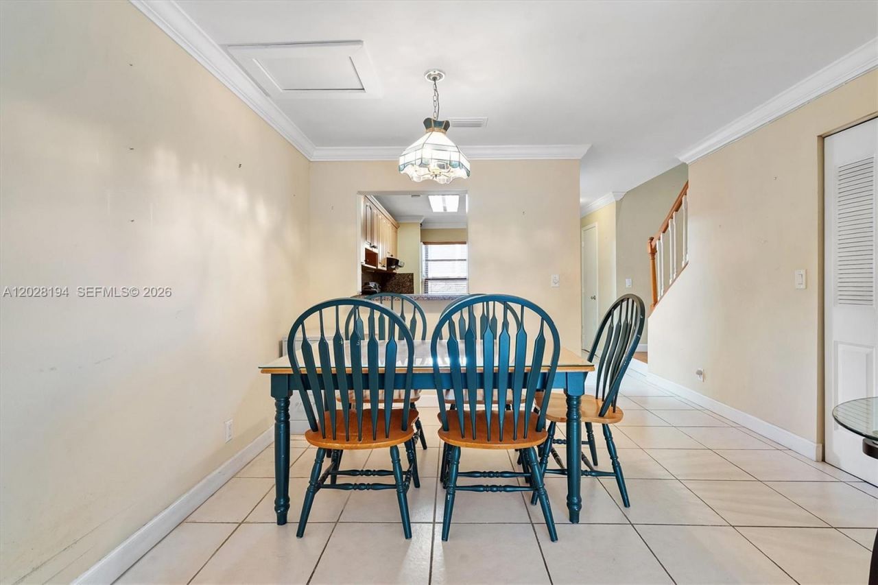 9942 NW 10th St , Unit 7, Pembroke Pines, FL 33024 Photo