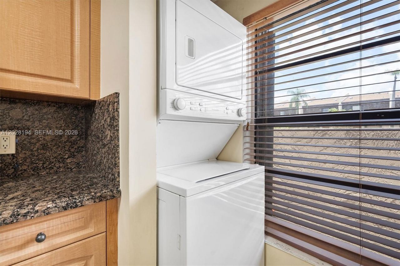 9942 NW 10th St , Unit 7, Pembroke Pines, FL 33024 Photo