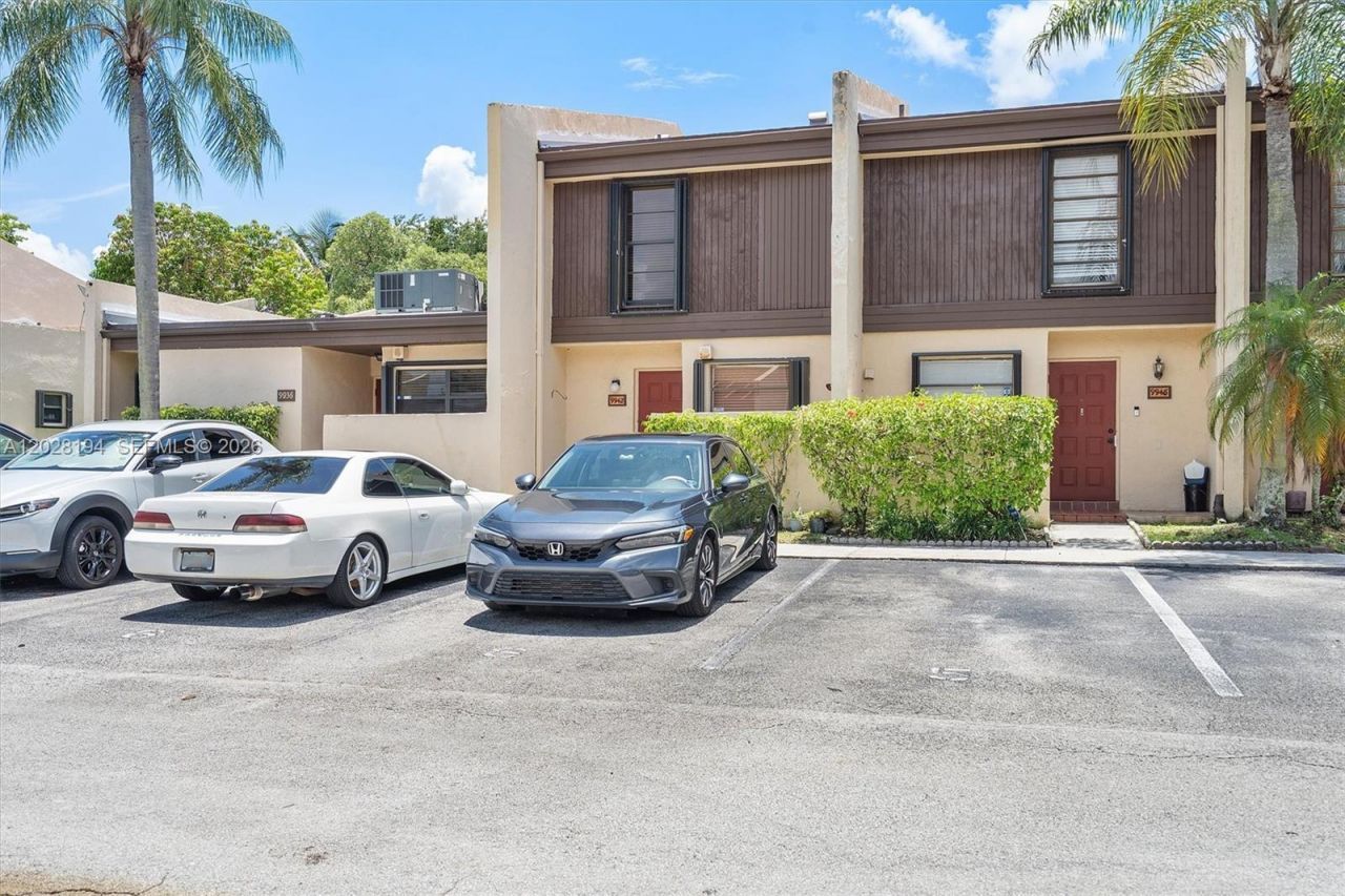 9942 NW 10th St , Unit 7, Pembroke Pines, FL 33024 Photo
