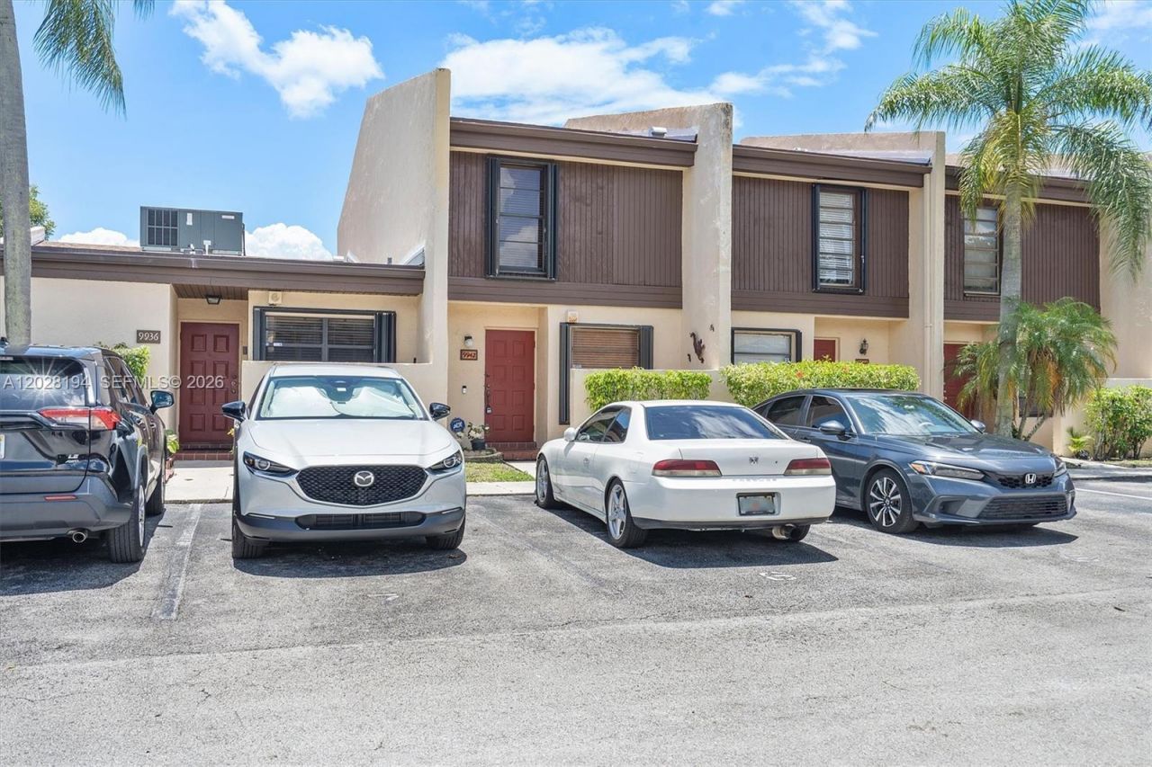 9942 NW 10th St , Unit 7, Pembroke Pines, FL 33024 Photo