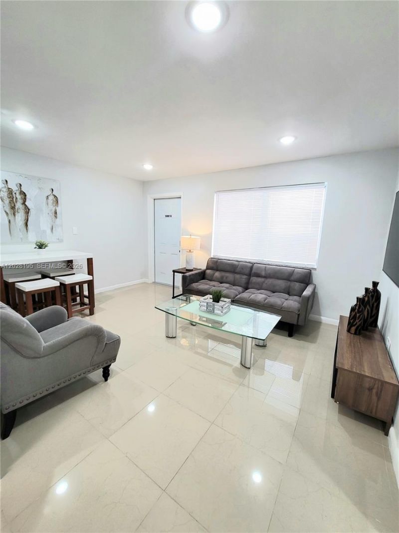 1723 Wiley St , Unit XX, Hollywood, FL 33020 Photo