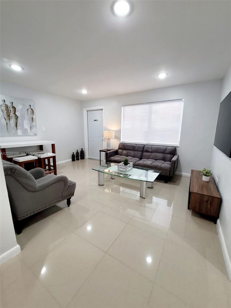 1723 Wiley St , Unit XX, Hollywood, FL 33020 Photo