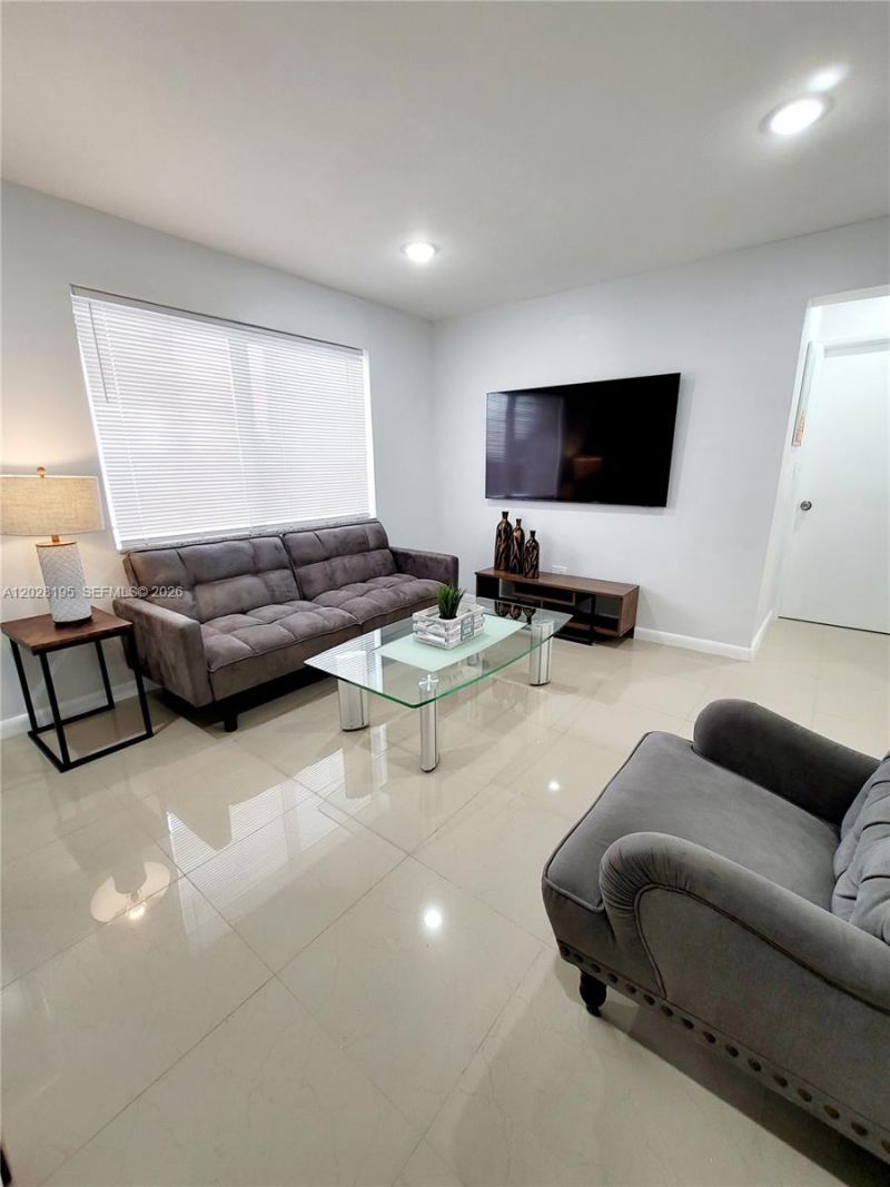 1723 Wiley St , Unit XX, Hollywood, FL 33020 Photo