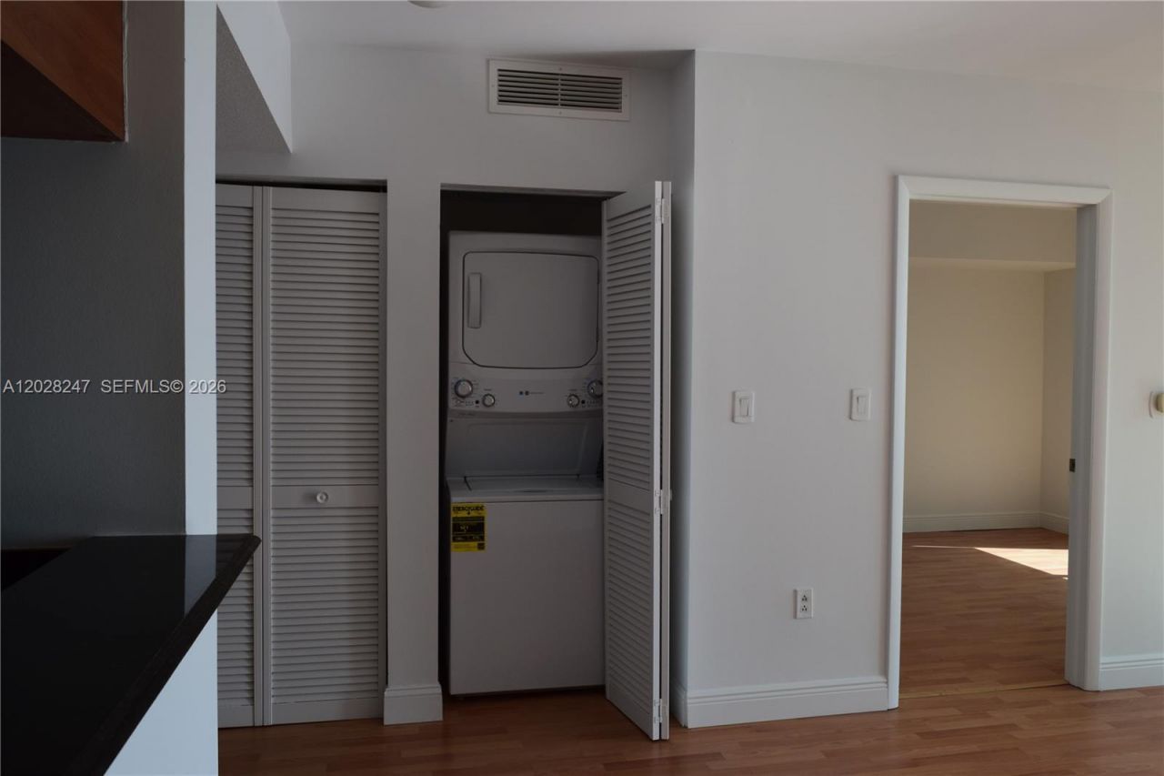 1800 N Bayshore Dr, Unit 2310, Miami, FL 33132 Photo