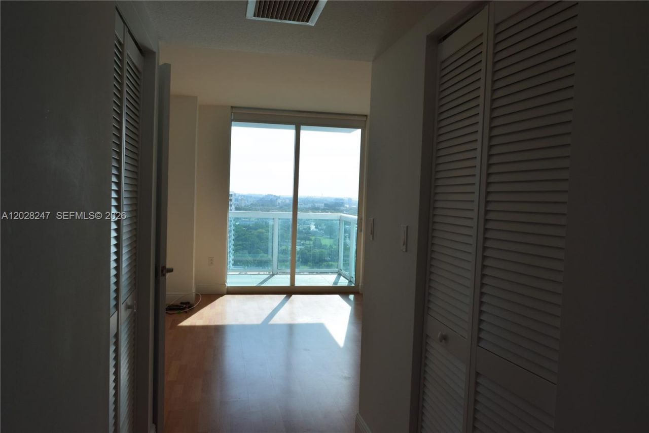 1800 N Bayshore Dr, Unit 2310, Miami, FL 33132 Photo