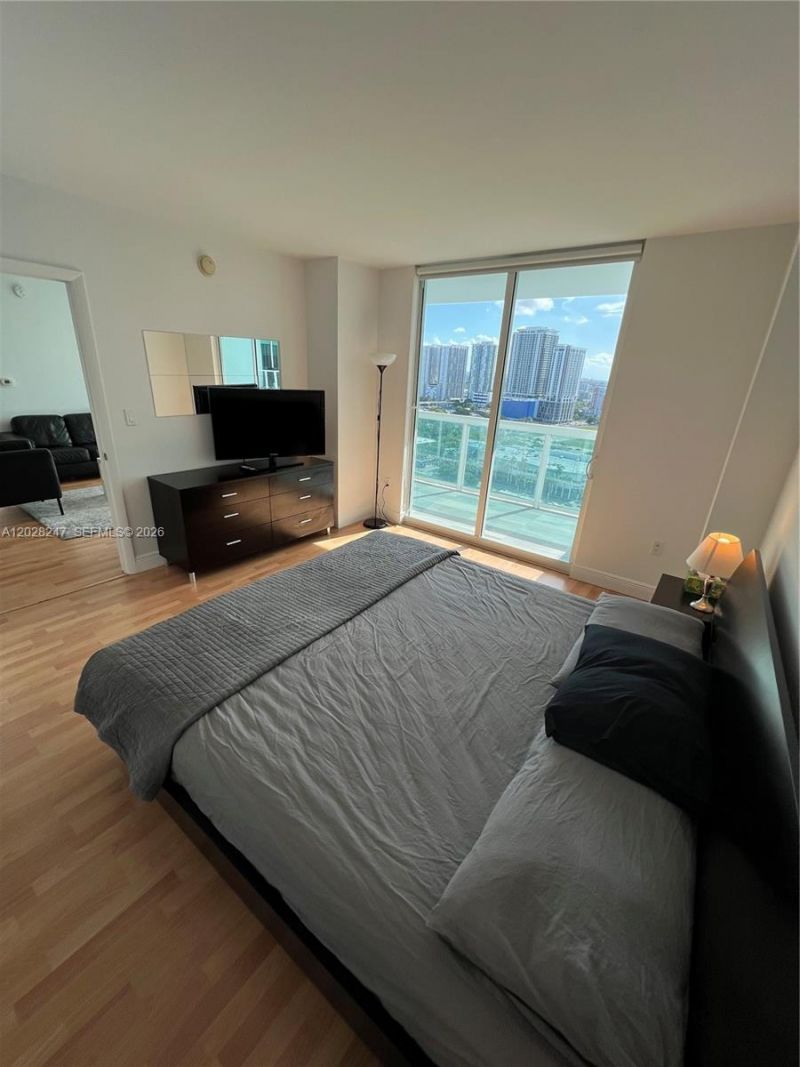 1800 N Bayshore Dr , Unit 2310, Miami, FL 33132 Photo