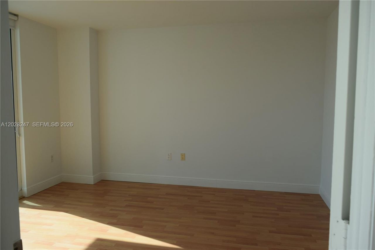 1800 N Bayshore Dr, Unit 2310, Miami, FL 33132 Photo