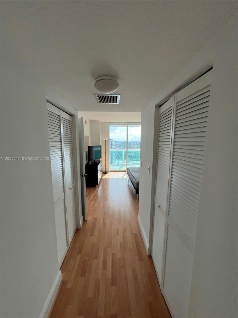 1800 N Bayshore Dr , Unit 2310, Miami, FL 33132 Photo