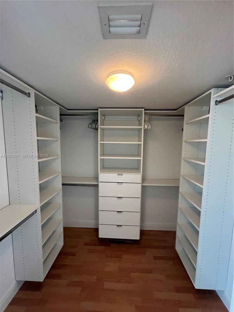 1800 N Bayshore Dr, Unit 2310, Miami, FL 33132 Photo