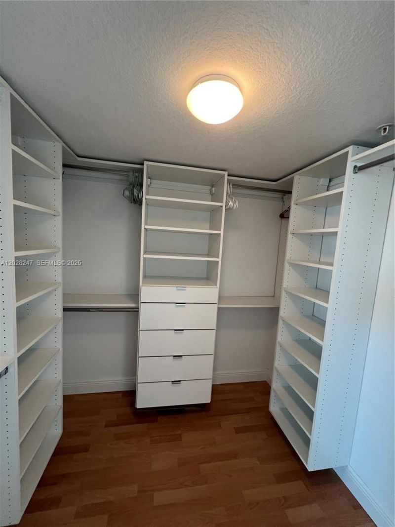 1800 N Bayshore Dr, Unit 2310, Miami, FL 33132 Photo