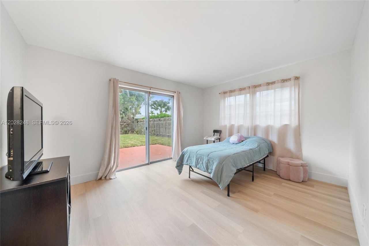 331 NE 42nd Ct , Oakland Park, FL 33334 Photo