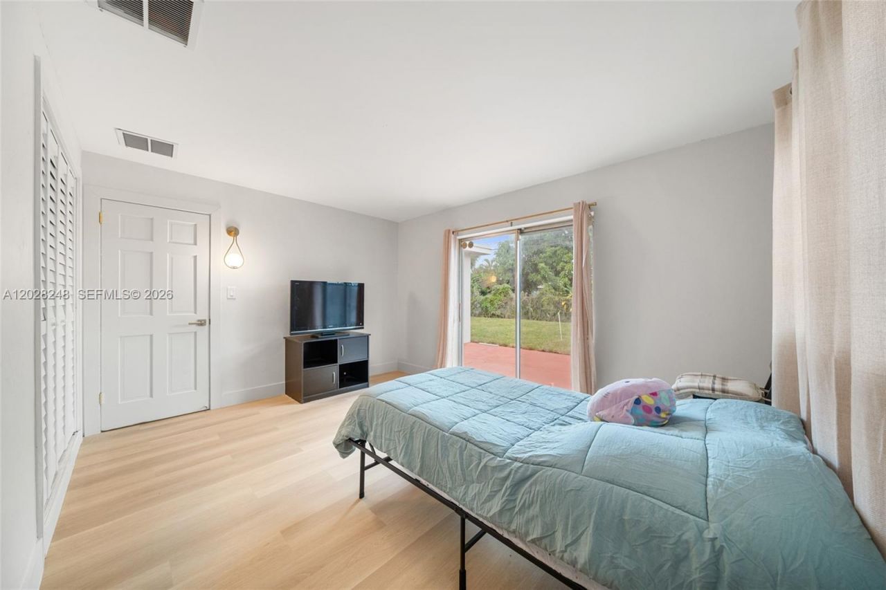 331 NE 42nd Ct , Oakland Park, FL 33334 Photo