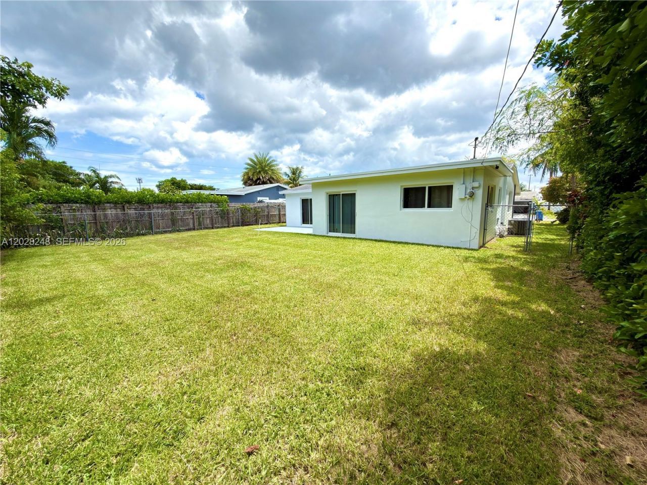 331 NE 42nd Ct , Oakland Park, FL 33334 Photo