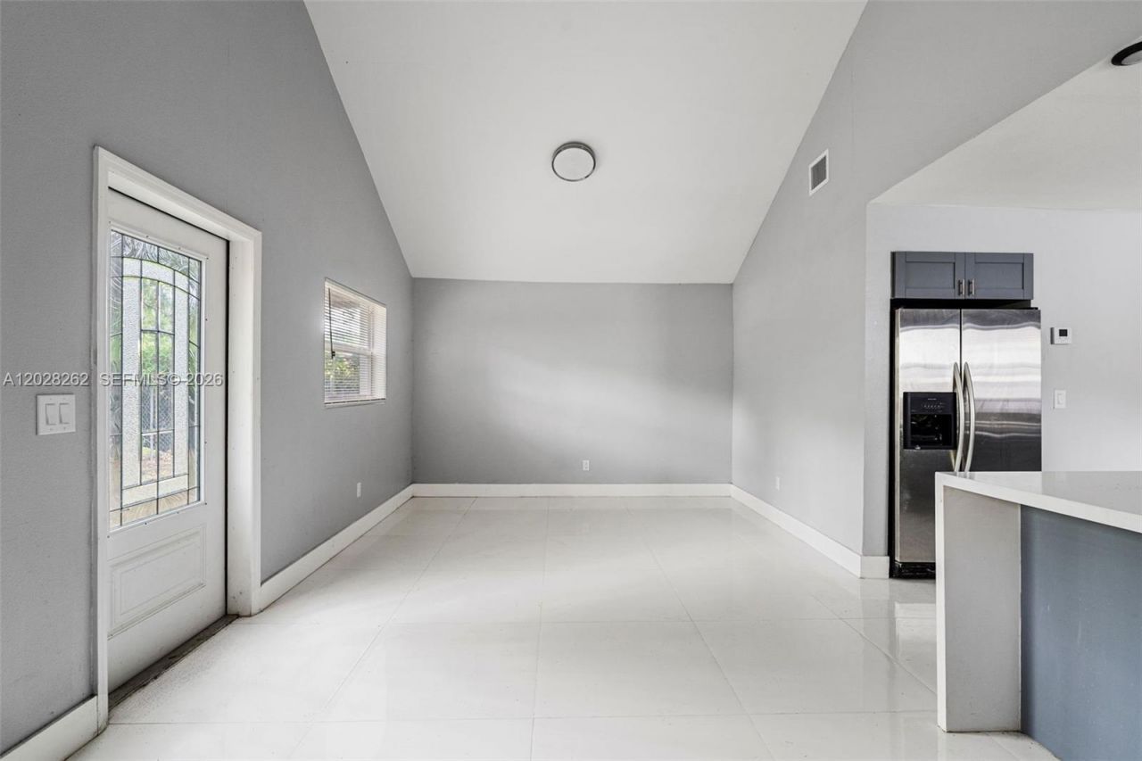 352 NW 41st St , Miami, FL 33127 Photo