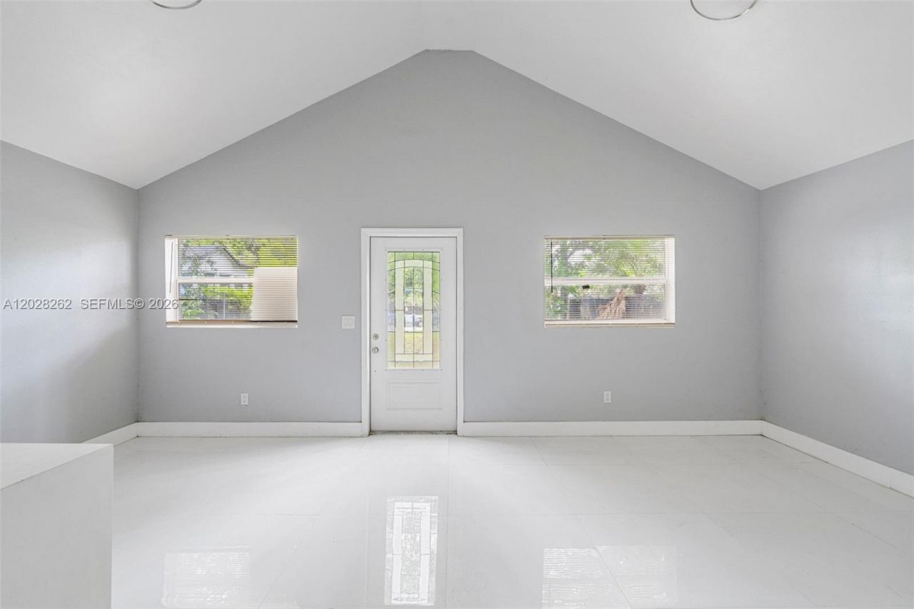 352 NW 41st St , Miami, FL 33127 Photo