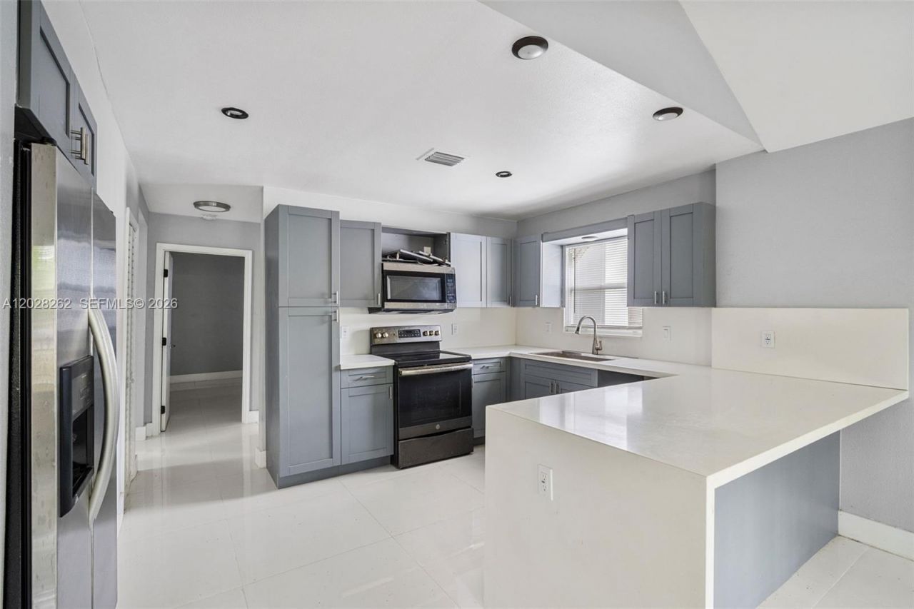 352 NW 41st St , Miami, FL 33127 Photo