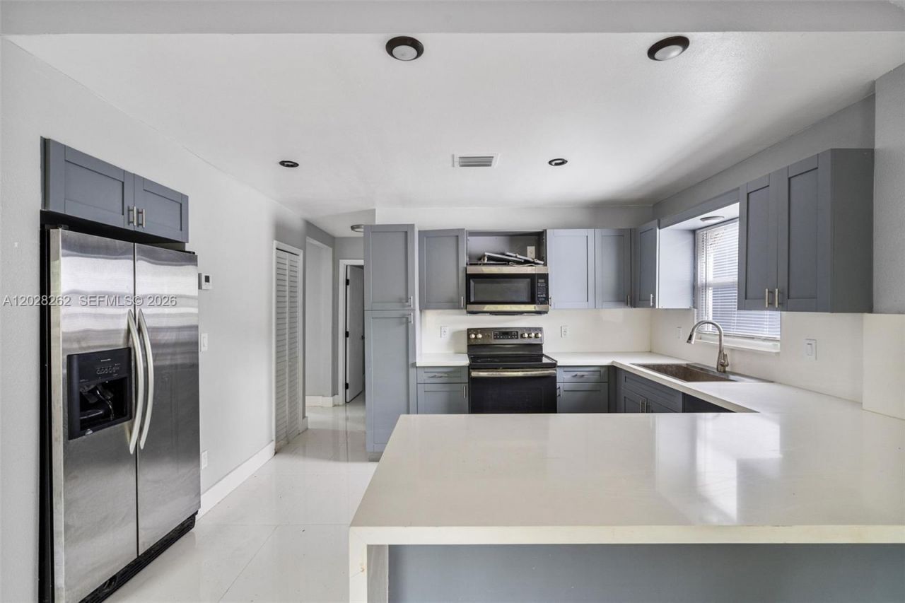 352 NW 41st St , Miami, FL 33127 Photo
