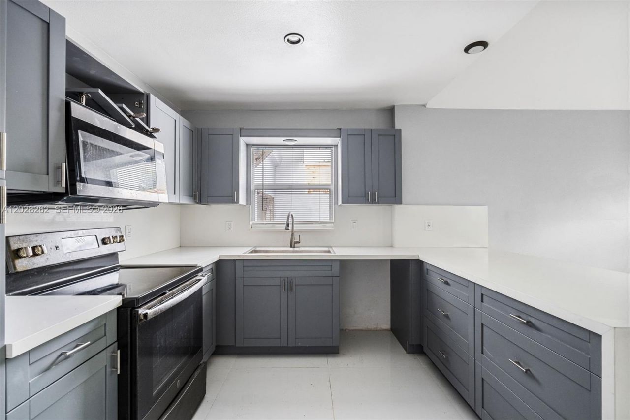 352 NW 41st St , Miami, FL 33127 Photo