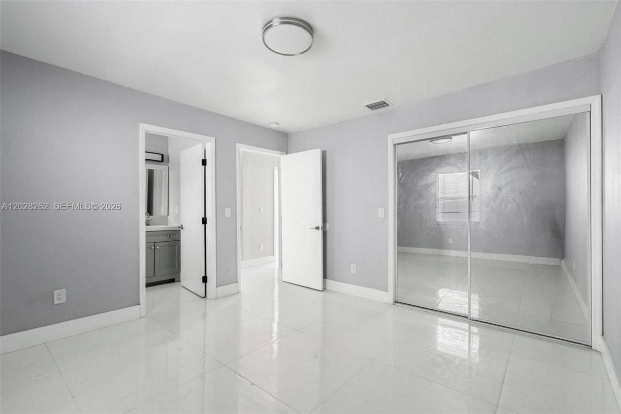 352 NW 41st St , Miami, FL 33127 Photo