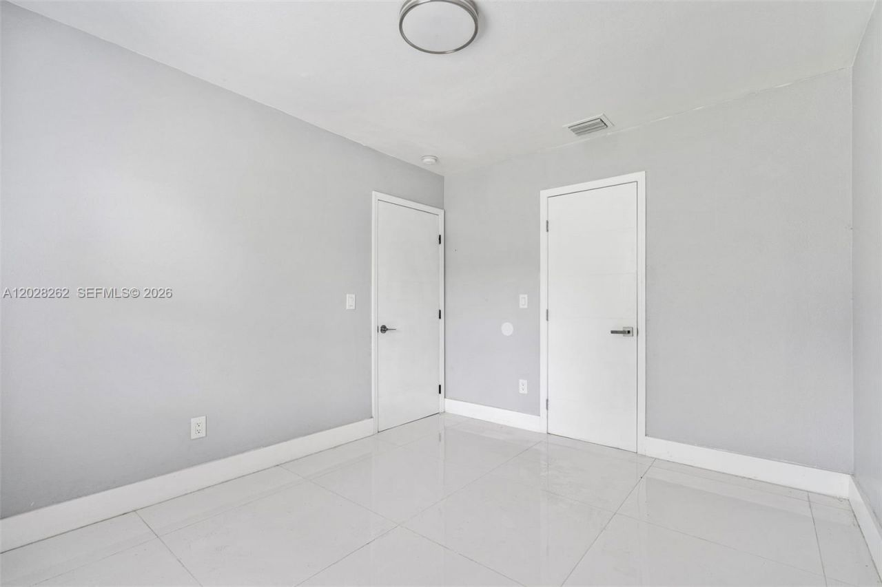 352 NW 41st St , Miami, FL 33127 Photo