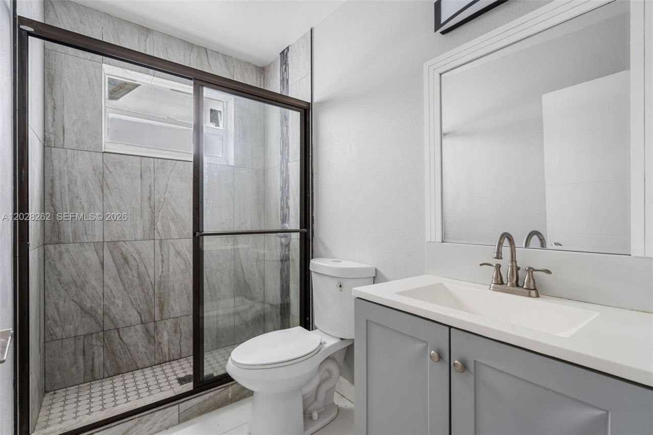 352 NW 41st St , Miami, FL 33127 Photo