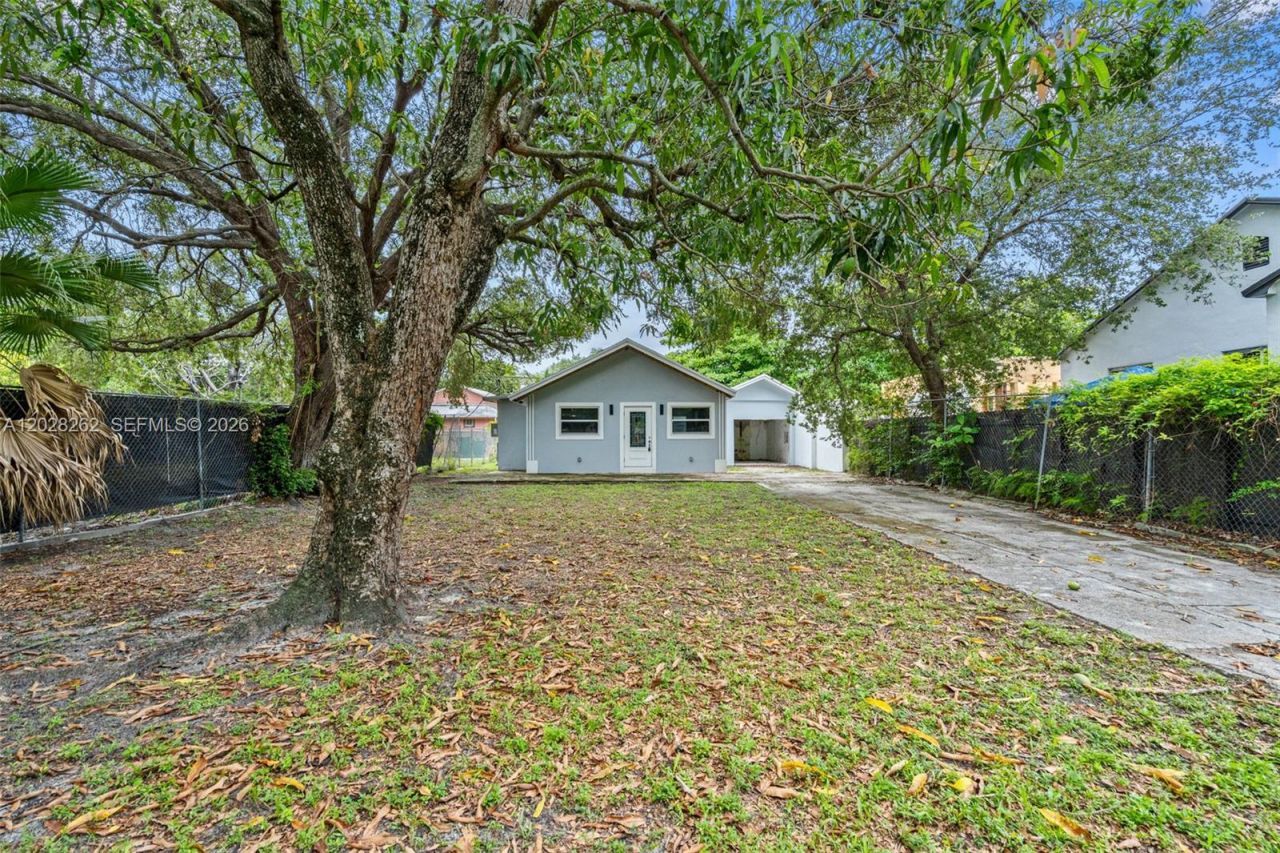 352 NW 41st St , Miami, FL 33127 Photo