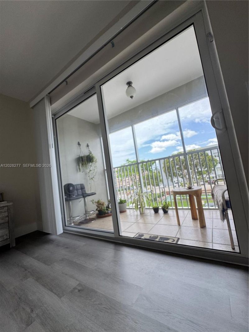330 SE 2nd St, Unit 303H, Hallandale Beach, FL 33009 Photo