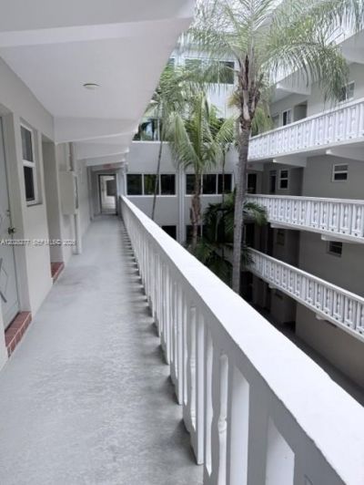 330 SE 2nd St, Unit 303H, Hallandale Beach, FL 33009 Photo
