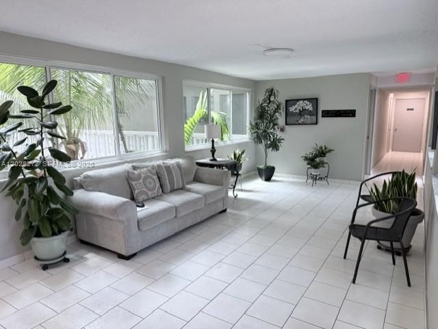 330 SE 2nd St, Unit 303H, Hallandale Beach, FL 33009 Photo