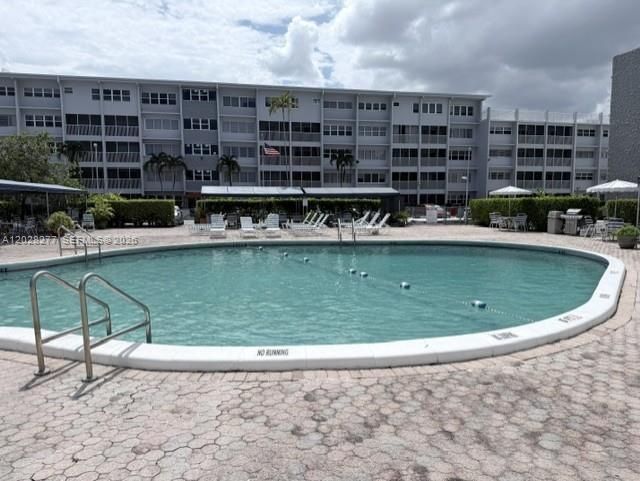 330 SE 2nd St, Unit 303H, Hallandale Beach, FL 33009 Photo