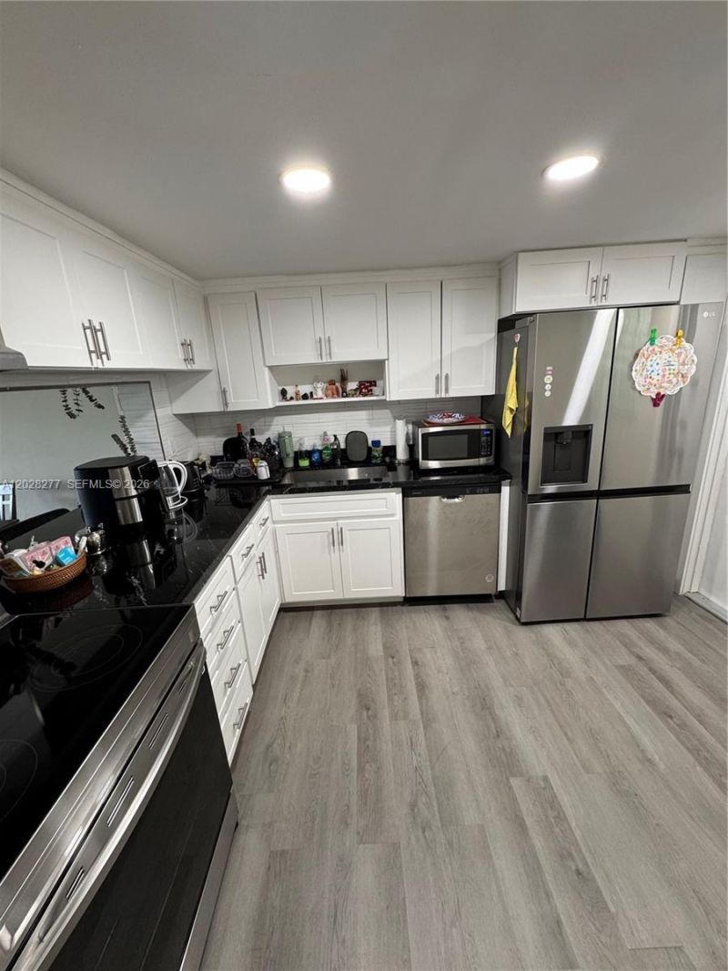 330 SE 2nd St, Unit 303H, Hallandale Beach, FL 33009 Photo