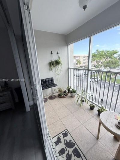 330 SE 2nd St, Unit 303H, Hallandale Beach, FL 33009 Photo