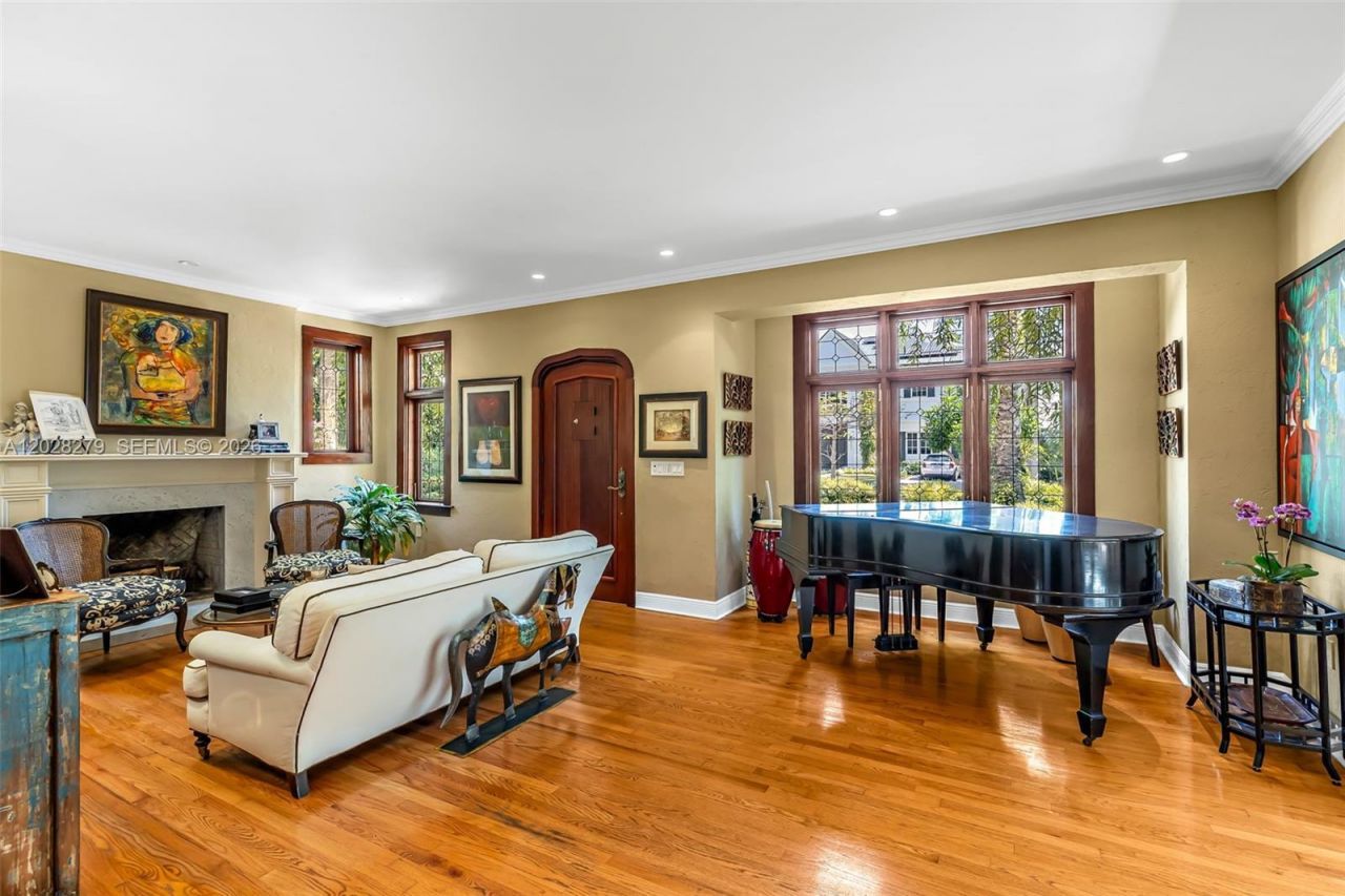3462 N Moorings Way , Miami, FL 33133 Photo