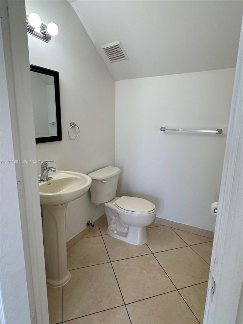 6004 SW 8th St, Unit 2, West Miami, FL 33144 Photo